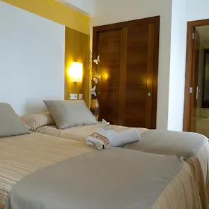 https://ciutadella-hostal.balearic-islands.net